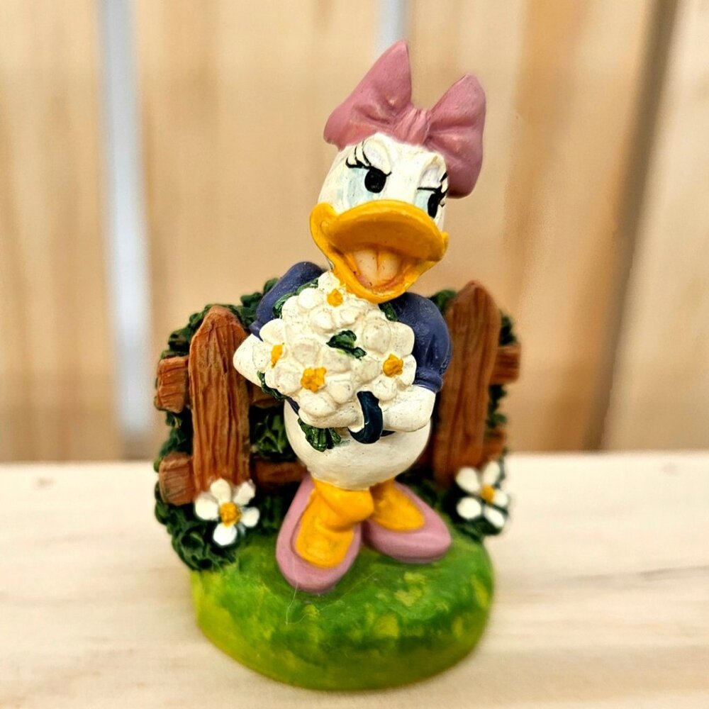 Daisy Duck - Walt Disney Magic Thimble Collection by Lenox